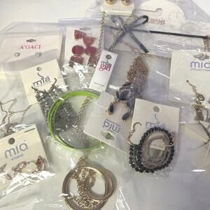 Mixed Branded 10pc Mystery Jewelry‎ Lot!!! Brand New. Earring, bracelet necklace